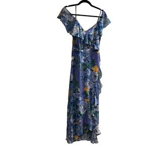 Beautiful London times crêpe flora maxi dress with ruffle. Great for a wedding.
